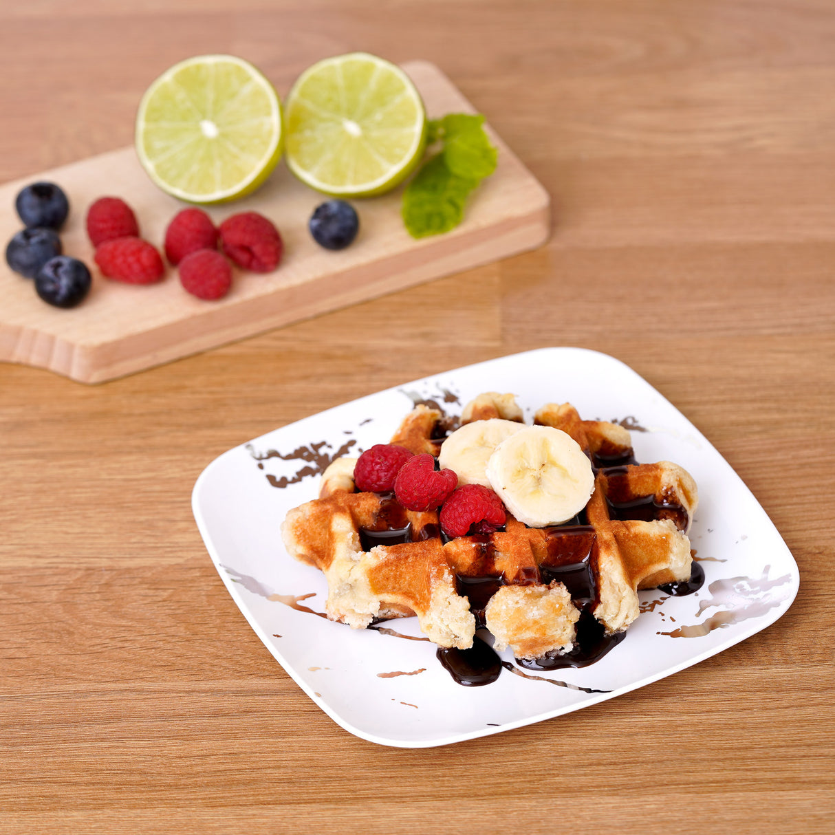 10 Pack White and Silver Marble-Look Small Square 6" Hard Plastic Plates - Decodine