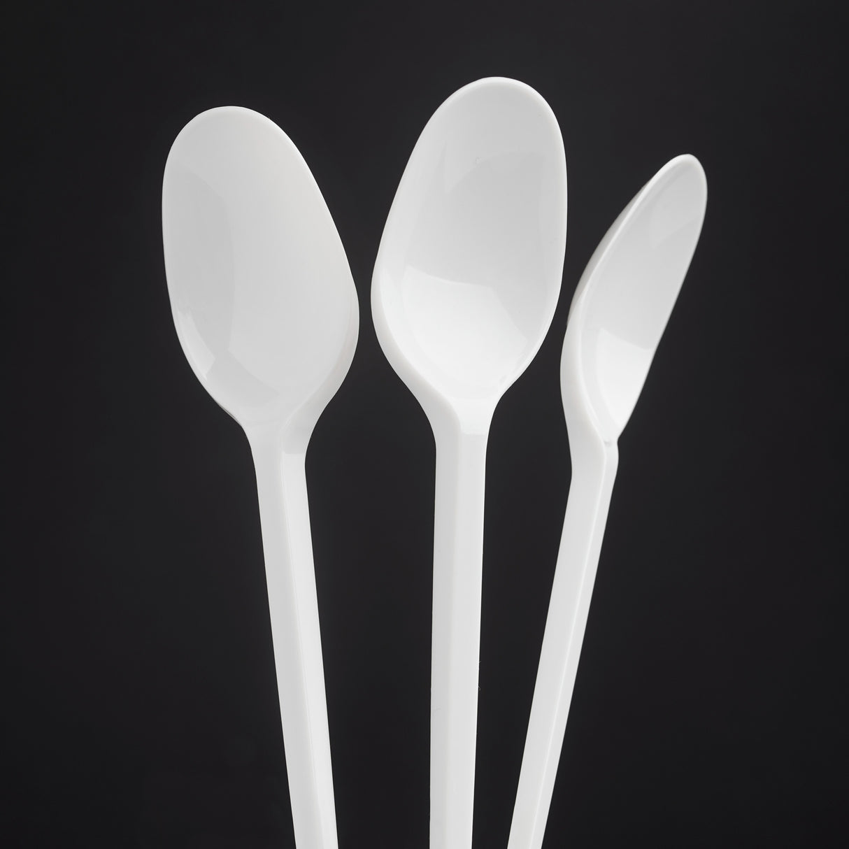 100 Pack Reusable White Plastic Spoons - Dishwasher and Microwave Safe - Decodine