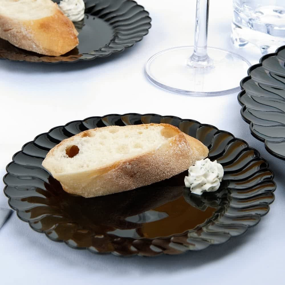 18 Pack 6" Round Plastic Black Dessert Plates - Decodine