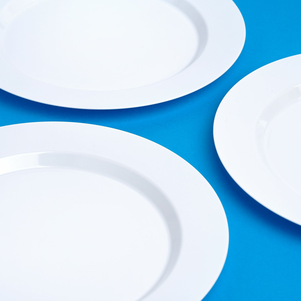 20 Pack 10.25" White Hard Plastic Dinner Plates - Decodine