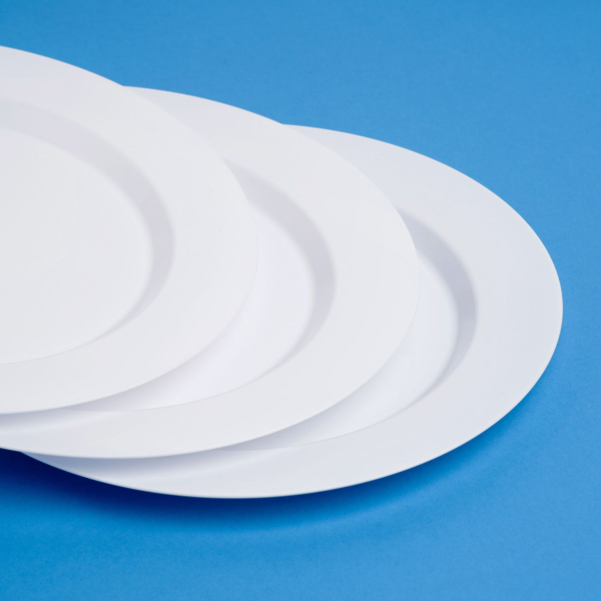 20 Pack 10.25" White Hard Plastic Dinner Plates - Decodine