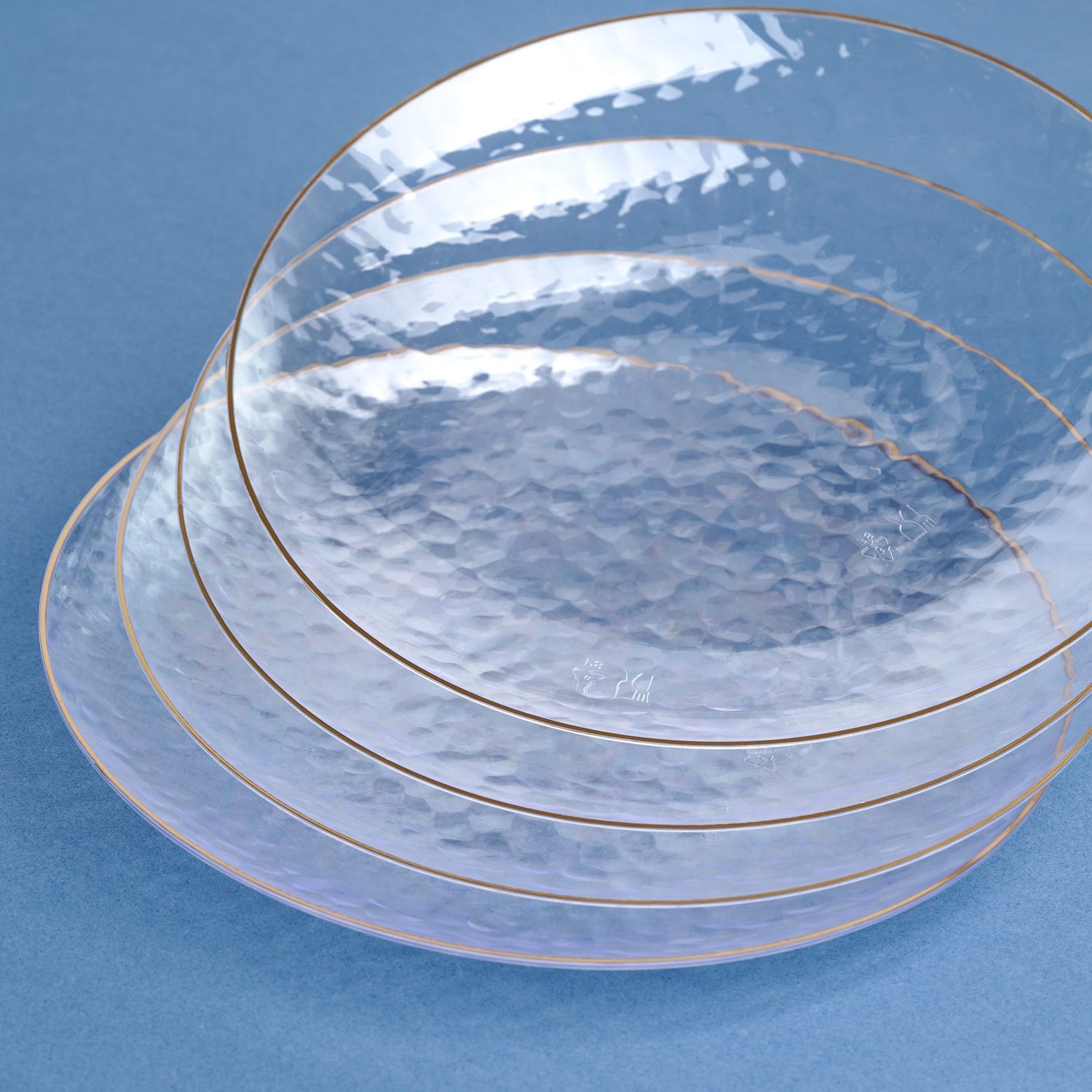 20 Pack 9" Clear Plastic Dessert Plates Hammered Designed with Gold Rim - Decodine