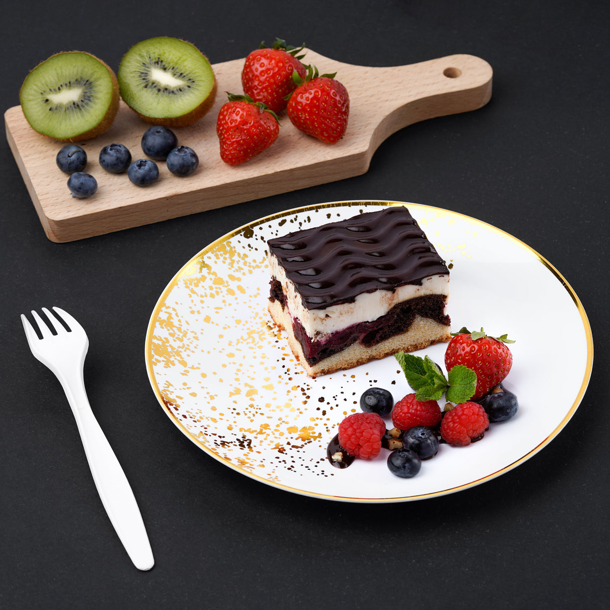 Pack of 10 Hard Plastic Plates 8" - White with Gold Polka Dots - Lightweight and Versatile - Decodine