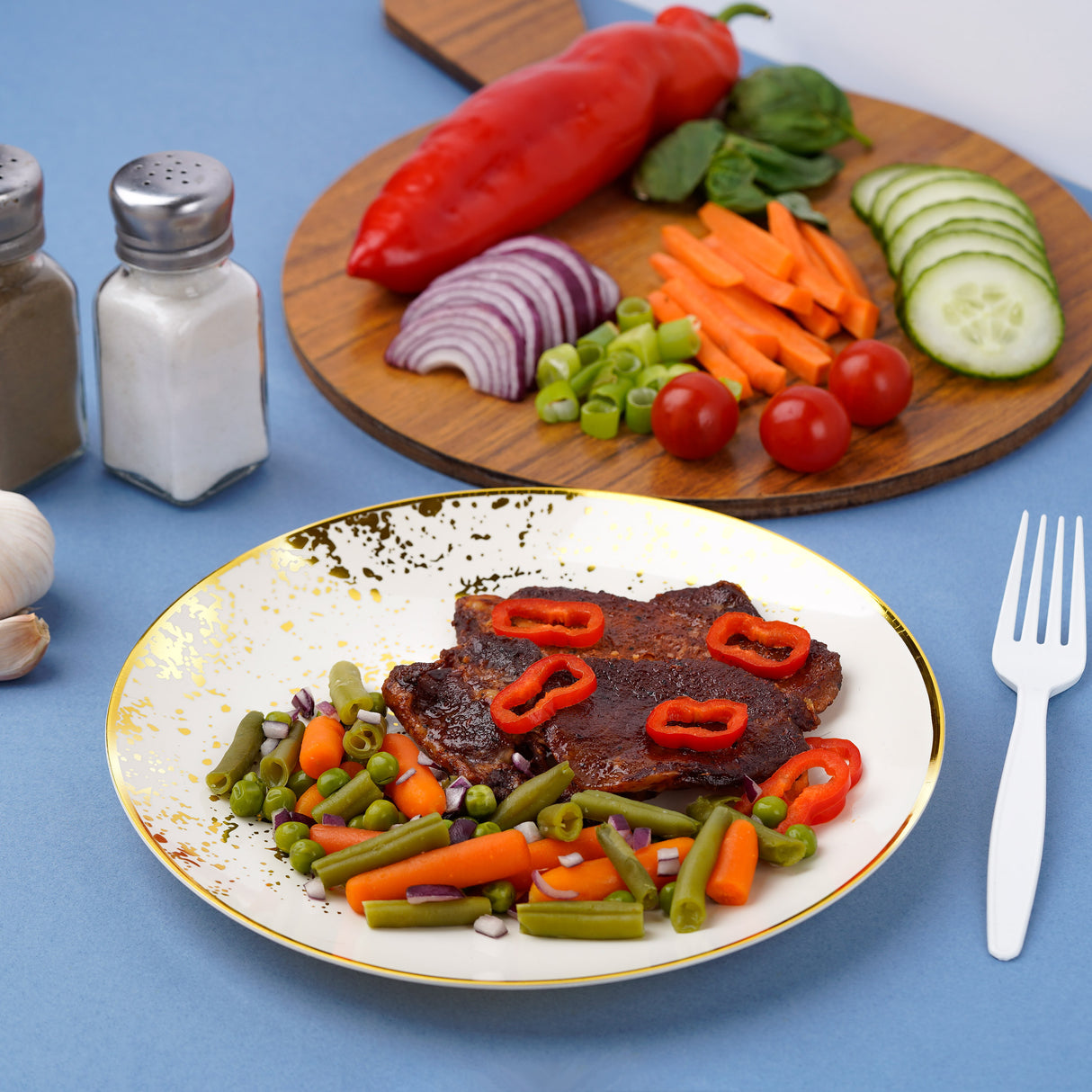 Pack of 10 Hard Plastic Plates 9" - Ivory Cream with Gold Polka Dots - Lightweight and Versatile - Decodine