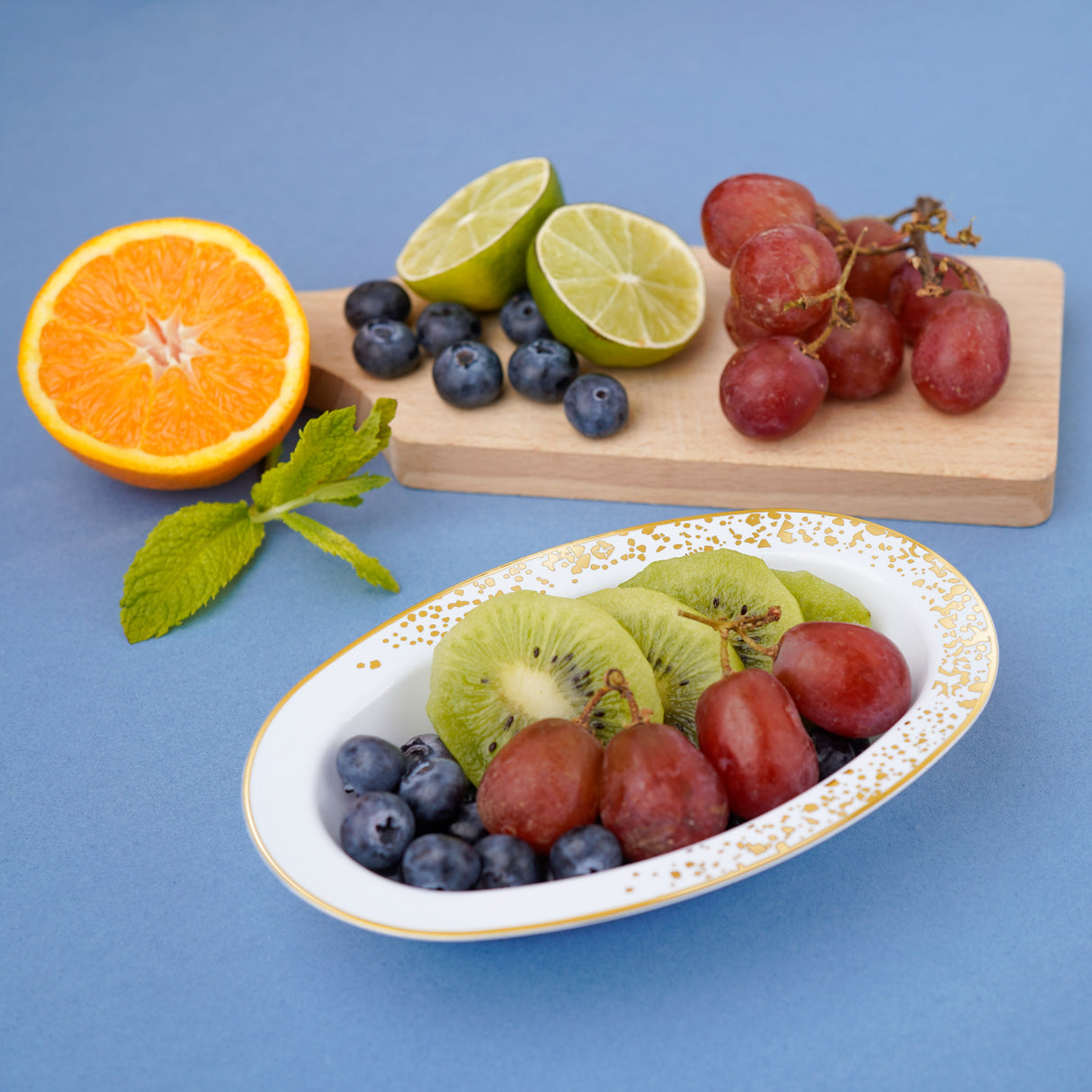 Pack of 10 Oval Serving Bowls - White with Gold Polka Dots - Versatile 7oz Size for Elegant Presentations - Decodine