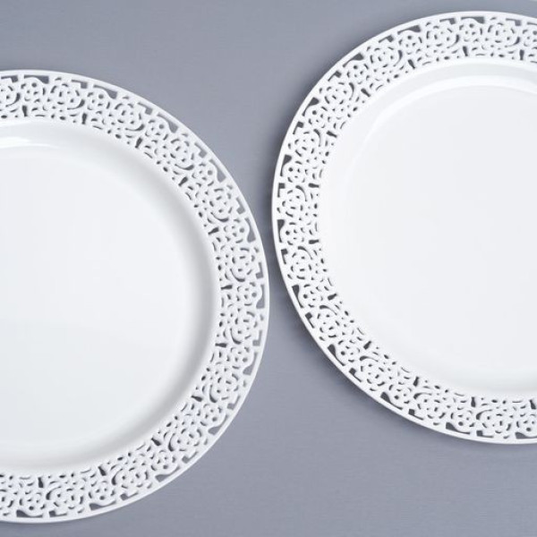 20 Pack 7.5" White Plastic Plates with Clipped Designed Rim